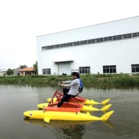 Équipement de jeux aquatiques Pontons de bicyclette d'eau douce Vélos à pédales de requin aquatique à vendre