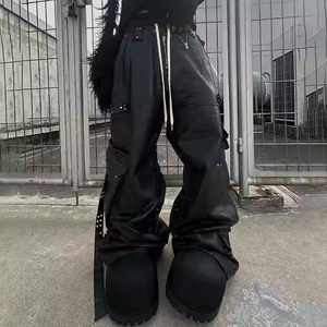 Arcobaleno Spray personalizzato Streetwear Hip Hop Multi tasche <span class=keywords><strong>pantaloni</strong></span> svasati oversize larghi impilati <span class=keywords><strong>pantaloni</strong></span> in <span class=keywords><strong>pelle</strong></span> Cargo da uomo - Product Image 3