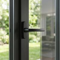 Manija de ventana de aleación de aluminio negra de venta directa de fábrica, longitud de horquilla personalizable para herrajes de ventana de apertura exterior, suministro para proyectos.