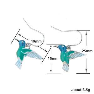 Set di collana e orecchini con colibrì sfumato blu per donna, graziosi gioielli alla moda a forma di animale - Product Image 6