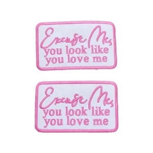 عذرًا ، تبدو وكأنك تحبني قبعة سائق الشاحنة ، رقعة 90 بلد مستوحاة من الثلج ، دعها تثلج ، مكواة مطرزة على رقعة - Product Image 2