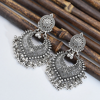 Boucles d'oreilles pendantes ethniques bohèmes style Bollywood, en alliage de zinc oxydé, argentées, avec pampilles afghanes et fleurs, type Jhumka, pour soirée, inspirées de l'Inde