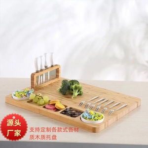 Tabla de cortar de bambú de 43x33x2cm con soporte para cuchillos y tenedores para servir queso, fruta, pizza y carne. - Product Image 2