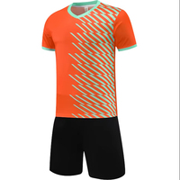 Ensemble de maillots de football personnalisés en polyester unisexe pour jeunes et adultes, tenue d'entraînement et de match respirante et à séchage rapide, avec short