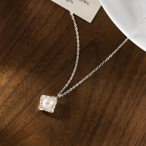 Ensemble collier et boucles d'oreilles en argent S925, luxe léger, design simple en forme de feuille d'arbre, feuille de saule, incrustation de perles et de diamants, modèle platine - Product Image 4