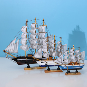 Figurine de bateau à voile en bois Master Gu avec lumières LED, décoration d'intérieur pour étagère, armoire à vin, style nordique - Product Image 2