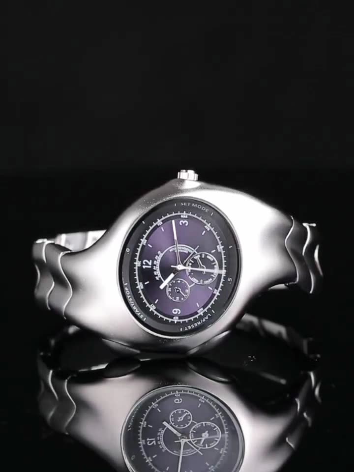Luxury Retro Y2K Quartz Watch for Men Crash Melting Twisted