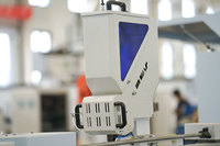 Machine de chantournage automatique haute vitesse E-80 pour meubles et portes de placards, avec contrôle industriel et grand écran