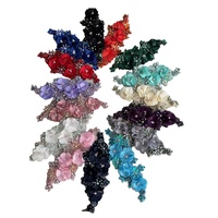 Dentelle brodée avec des motifs floraux, garniture en strass, dentelle perlée, applique en dentelle