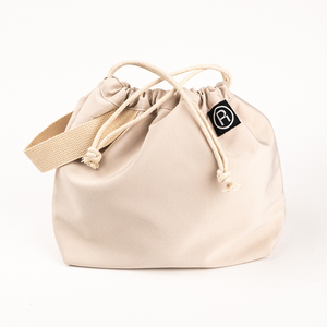 Sac cosmétique de voyage à cordon en nylon personnalisé avec étui de qualité supérieure et couleur et logo personnalisables pour les essentiels de beauté en déplacement - Product Image 1