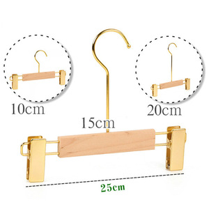 Approvisionnement d'usine Porte-vêtements pour enfants en bois massif moderne Type de <span class=keywords><strong>cintre</strong></span> pour bébé <span class=keywords><strong>Cintre</strong></span> ménager antidérapant et écologique - Product Image 4