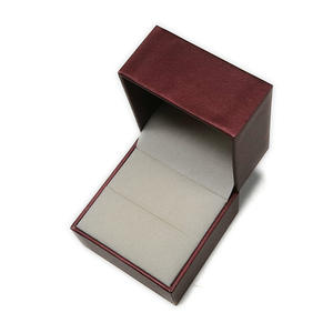 Fournisseurs de boîtes à bijoux en gros OEM Boîte à bagues rose doré pour bracelet et collier - Product Image 3