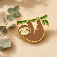 Lencana Enamel Sloth Gantung yang Menggemaskan untuk Pecinta Hewan, Penggemar Kehidupan Lambat, Konservasi Alam, dan Tas Ransel Kasual