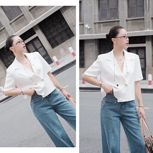 Blazer pour femme à manches courtes, boutonné, double boutonnage, coupe classique, veste tissée, fabriqué au Vietnam, polyester et élasthanne - Product Image 2