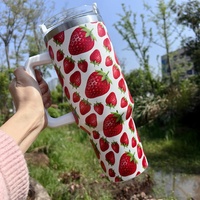 Mug de voyage isotherme en acier inoxydable de 40 oz, étanche, avec poignée, couvercle rabattable, paille intégrée et motif fraise