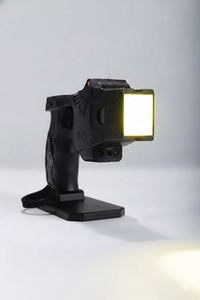 ไฟฉาย LED ระยะไกลแบบขายส่งสั่งทำพิเศษ ไฟฉายโปรโมชั่นสำหรับใช้งานกลางแจ้ง พร้อมรีโมทคอนโทรล คุณสมบัติไฟกระพริบแบบกำหนดเองได้ - Product Image 3