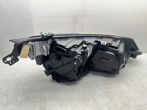 Faro Delantero Original para <span class=keywords><strong>Volkswagen</strong></span> <span class=keywords><strong>Golf</strong></span> 8 Línea Roja Configuración Alta 12V 6000K LED Faros de Repuesto - Product Image 4