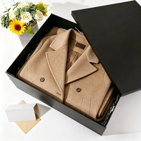 Boîte cadeau rigide de luxe noire mate grande et profonde avec ruban doré à nœud, emballages en carton pour vêtements et cadeaux d'entreprise