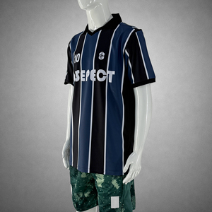 Camiseta de Fútbol Personalizada con Franjas, Tejido de Secado Rápido y Gestión de la Humedad para Partidos de Club - Product Image 3