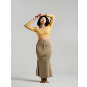 Falda interior de poliéster con corte de sari para mujer, de cintura alta, control de abdomen, elástica y adelgazante, para uso diario - Product Image 1