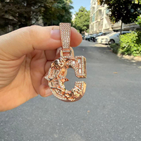 Nuevo Collar con Colgante de Letra Personalizada Estilo Hip Hop 2026, Diseño de Flor de Rosa con Espinas, Incrustaciones de Circonitas Baguette, Colgante de Latón con Inicial del Nombre