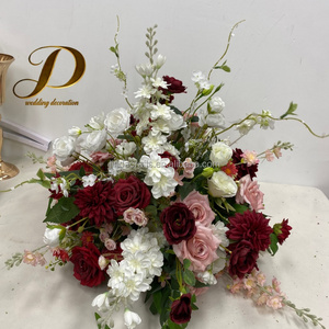 Composizione Floreale Artificiale Bordeaux e Rosa Pallido, Centrotavola per Matrimoni, Decorazione con Sfera di Fiori - Product Image 3