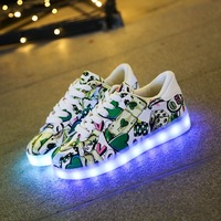 Chaussures bateau confortables à enfiler avec LED lumineuses USB pour l'hiver, respirantes et illuminées, pour garçons, filles et femmes, modèle de luxe