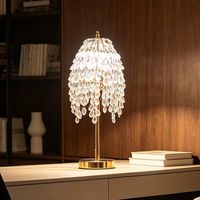 Lampe de table de luxe en cristal K9 ambre avec pampilles, cadre en métal doré haut de gamme, lampe de bureau LED décorative pour chambre, salon, villa