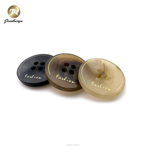 Bán Sỉ Nút Phù Hợp Với Logo Thương Hiệu Tùy Chỉnh Bằng Nhựa <span class=keywords><strong>Resin</strong></span> 4 Lỗ Bộ Đồ May Vá Tròn Nút Polyester Cho Hàng May Mặc - Product Image 1