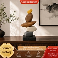 Sculpture d'équilibre en pierres empilées en céramique multicolore avec base noire pour salon, bureau, table, décoration de maison, cadeau de pendaison de crémaillère