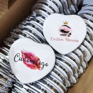 กระจกแต่งหน้าพับได้รูปหัวใจสีขาว ทำจากหนัง PU สำหรับขายส่ง รับผลิตแบรนด์ส่วนตัว กระจกสองด้าน พกพาสะดวก - Product Image 2