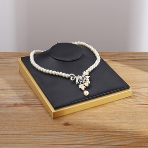 ชั้นวางสร้อยคอเพนโนบอนแบบขนแปรง MDF ทันสมัยสำหรับจัดเก็บจี้เครื่องประดับอุปกรณ์ประกอบฉากและถาด - Product Image 4