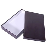 Boîtes d'emballage pour chaussettes et t-shirts unisexes avec logo personnalisé en gros - Boîtes rigides en papier recyclé avec laminage mat/brillant et gaufrage doré