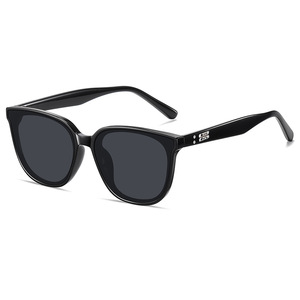 Lunettes de soleil unisexes, monture noire, verres en résine, protection UV400, conduite, pêche, style pliable - Product Image 2