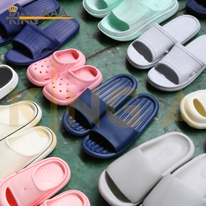 Zapatillas de Estar por Casa Unisex de Nuevo Estilo para Primavera y Verano, Ligeras, Cómodas, de la Mejor Calidad, Tendencia de Moda, de Goma Elástica con Masaje - Product Image 4