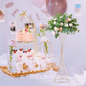 Soporte de flores chapado en hierro dorado hueco y delgado para decoración de escenarios de ceremonias de boda - ¡Gran oferta! - Product Image 2