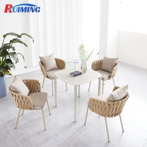 Juego de Muebles de Jardín Apilables de 5 Piezas, Mesa de Centro de Aluminio para Patio Exterior y Sillas de Bistro para Hotel, Juego de Comedor Moderno - Product Image 4