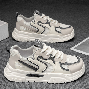 รองเท้าผ้าใบลำลองผู้ชายรุ่นใหม่จากโรงงาน ระบายอากาศได้ดี ดีไซน์ทันสมัย ใส่ได้หลากหลาย  รองเท้ากีฬาเสริมส้น รองเท้าสเก็ตบอร์ด รองเท้าลำลอง - Product Image 1