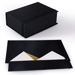 กล่องของขวัญกระดาษสี่เหลี่ยมพับได้สีดำพร้อมวัสดุรีไซเคิลเคลือบมันวาวลายนูนภายในสีทอง - Product Image 3