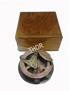 Boussole de cadran solaire en laiton et cuivre nautique 2.5 "avec boîte en bois naturel article de cadeau de poche en laiton - Product Image 3
