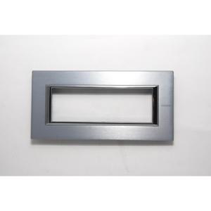 Plaque rectangulaire Axolute HA4806AZ par BTICINO pour 6 modules MERCURY Fabrication de tôles métalliques Fabriqué en Italie - Product Image 1