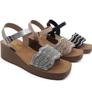 صندل نسائي صيفي فاخر قابل لإعادة التدوير بأسافين عصرية - Product Image 1