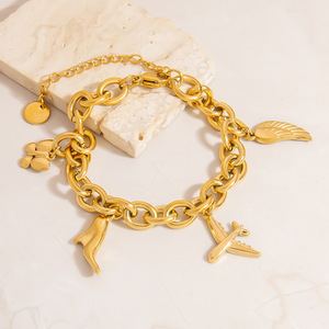 กำไลข้อมือแฟชั่นสำหรับผู้หญิงจี้รูปโบว์ปีกชุบทองจากยีวู - Product Image 3