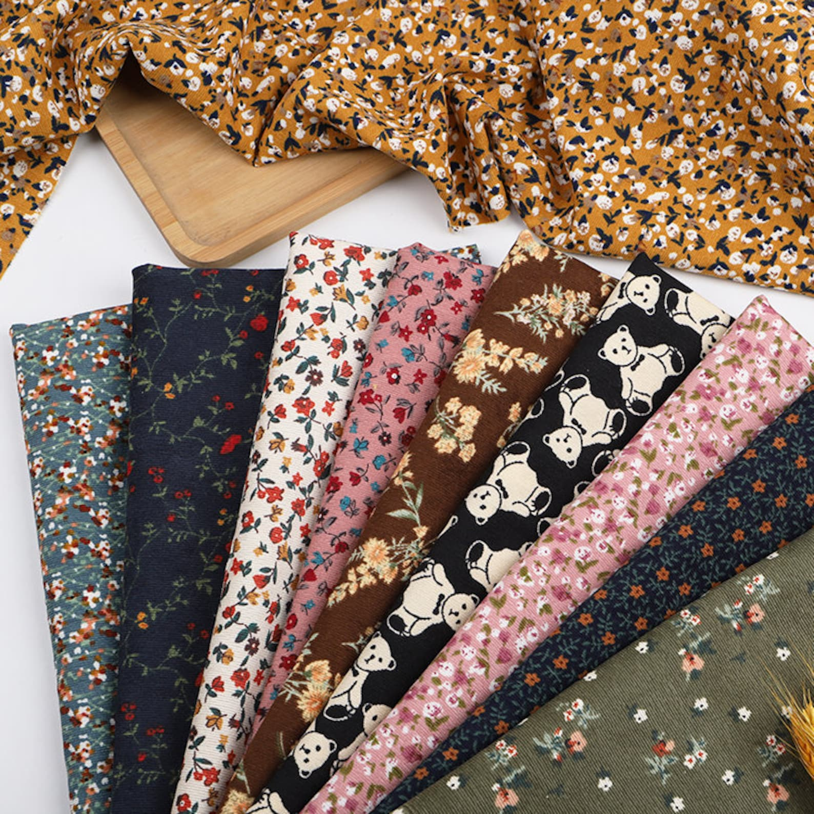 Factory Direct Supply Premium Micro Soft Printed Corduroy Velvet Polyester Fabric for Clothing Dress