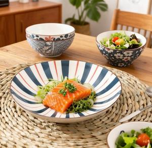Service de vaisselle rétro japonais style Japandi, en porcelaine faite à la main, motif floral, passe au lave-vaisselle, avec bols à riz et assiettes à sauce - Product Image 5