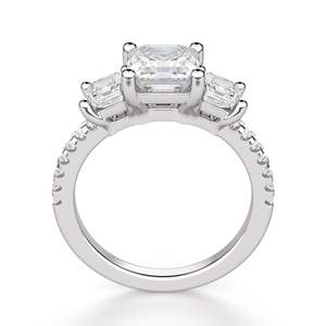 Anillo de compromiso, aniversario y cumpleaños de plata de ley clásico con tres piedras de moissanita talla Asscher - Product Image 3