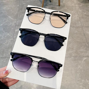 Lunettes de soleil carrées surdimensionnées Qianai, verres noirs, protection UV400, style unisexe, idéales pour les voyages - Product Image 2