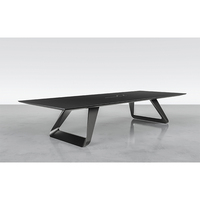 Grande table de réunion exécutive de 12 pieds en bois et métal pour 12 personnes, design de bureau biophilique, bureau d'entreprise élégant
