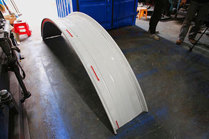 Máquina de fabricación de tableros curvos para Perfil de costura de pie Tipo de cambio semiautomático - Product Image 6