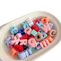 Perles acryliques colorées à grand trou en forme de lettres anglaises pour la fabrication de chaînes de téléphone portable DIY, matériel de bijouterie, petits accessoires